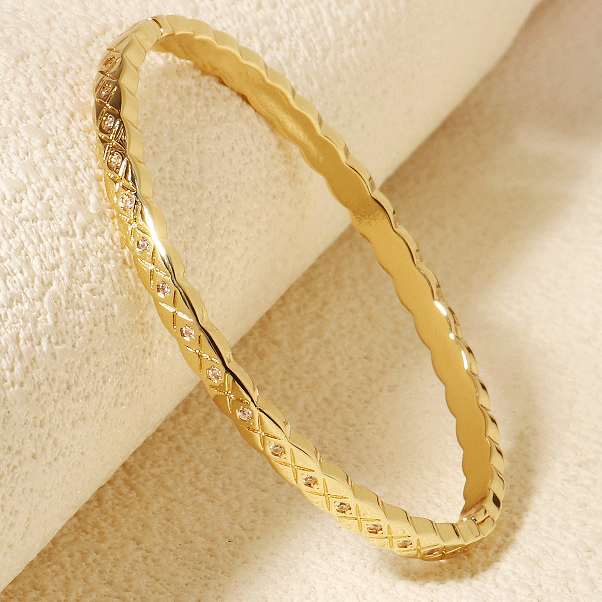 Elegantes vierblättriges Kleeblatt Kupferarmband/Elegante pulsera de cobre con diseño de trébol de cuatro hojas