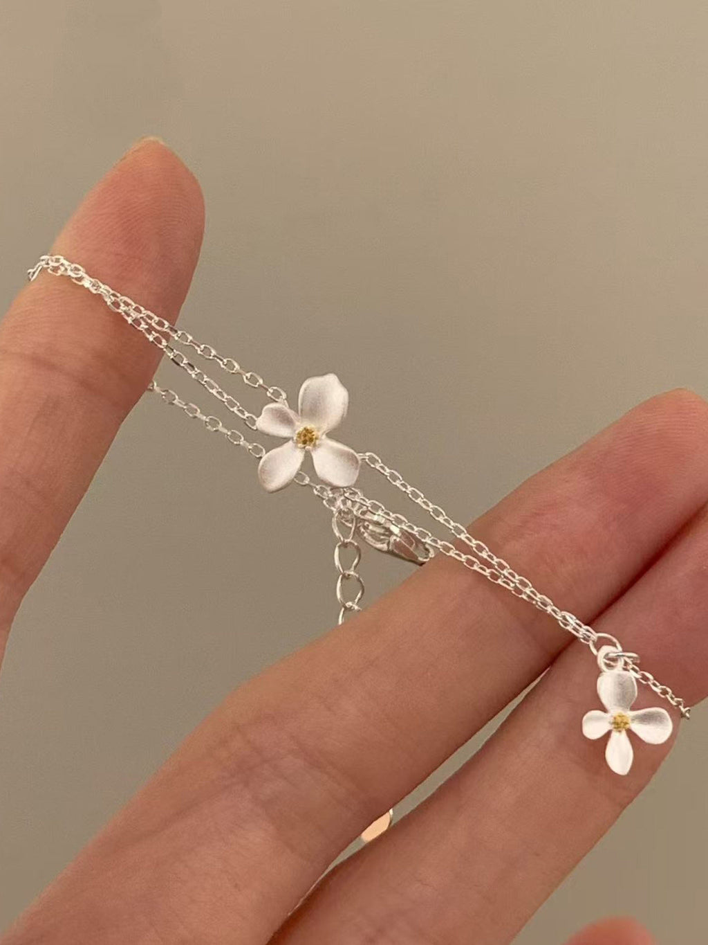 Pulsera de gardenia de plata pura para mujer