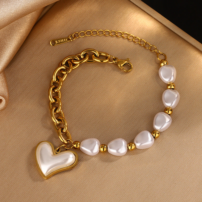 Irreguläres Perlenherz-Armband mit 18 Karat Goldauflage