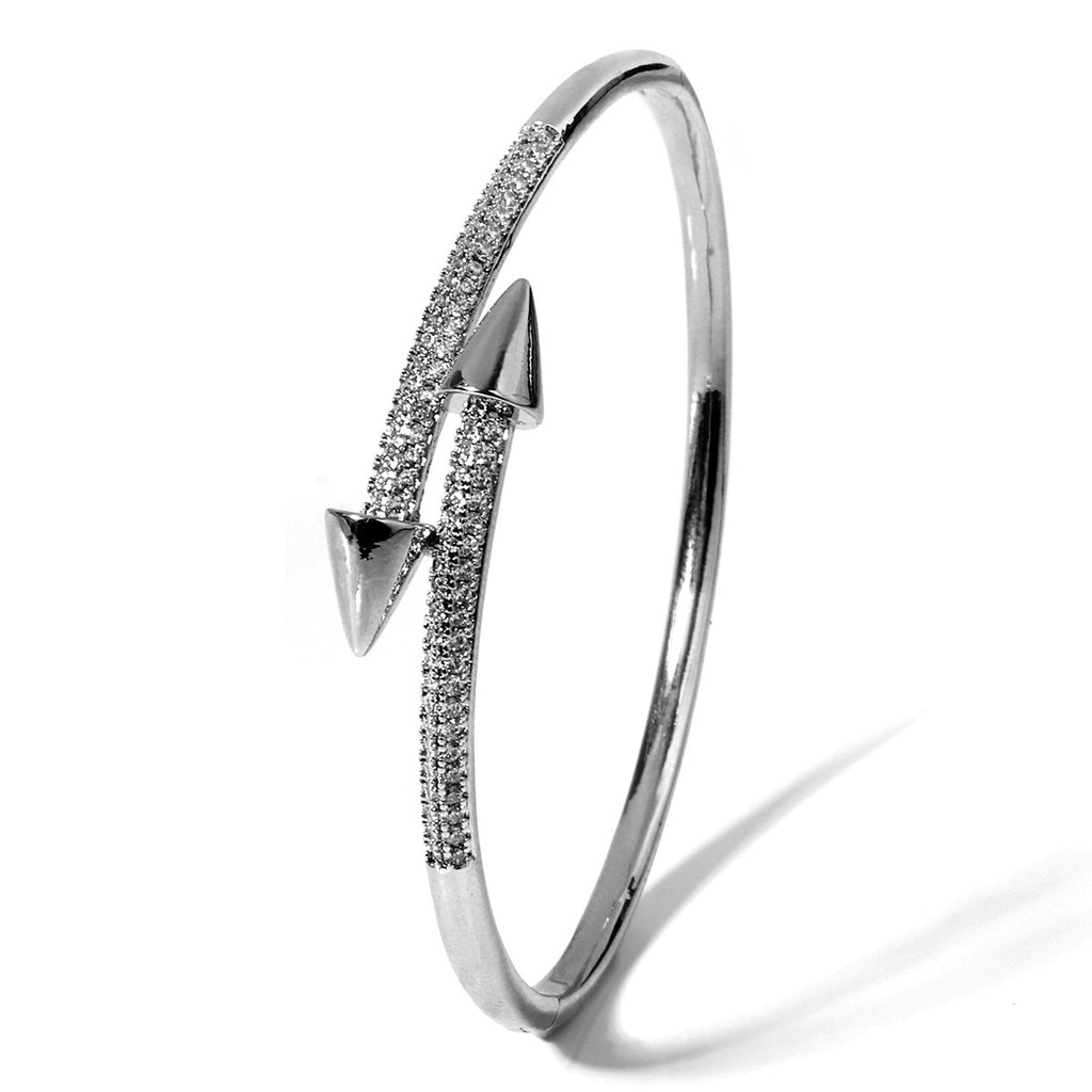 Elegante pulsera de cobre con diseño de trébol de cuatro hojas